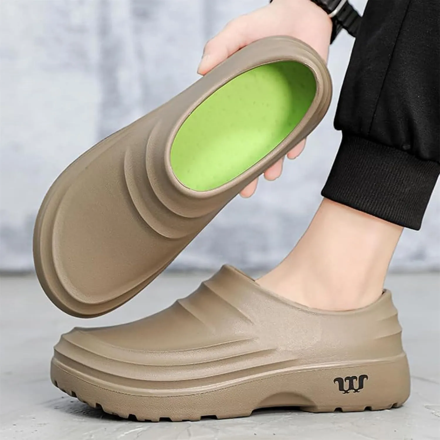 Armadillo Clogs Women Men Comfortable Non Slip Nurse Work Shoes Slip Resistant Waterproof Shoes Oil Resistant Chef Shoe Lightweight Kitchen Nurse Shoe