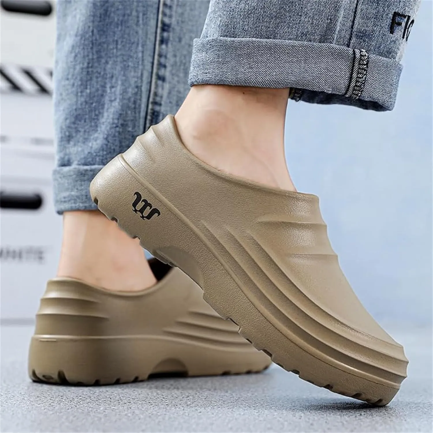 Armadillo Clogs Women Men Comfortable Non Slip Nurse Work Shoes Slip Resistant Waterproof Shoes Oil Resistant Chef Shoe Lightweight Kitchen Nurse Shoe
