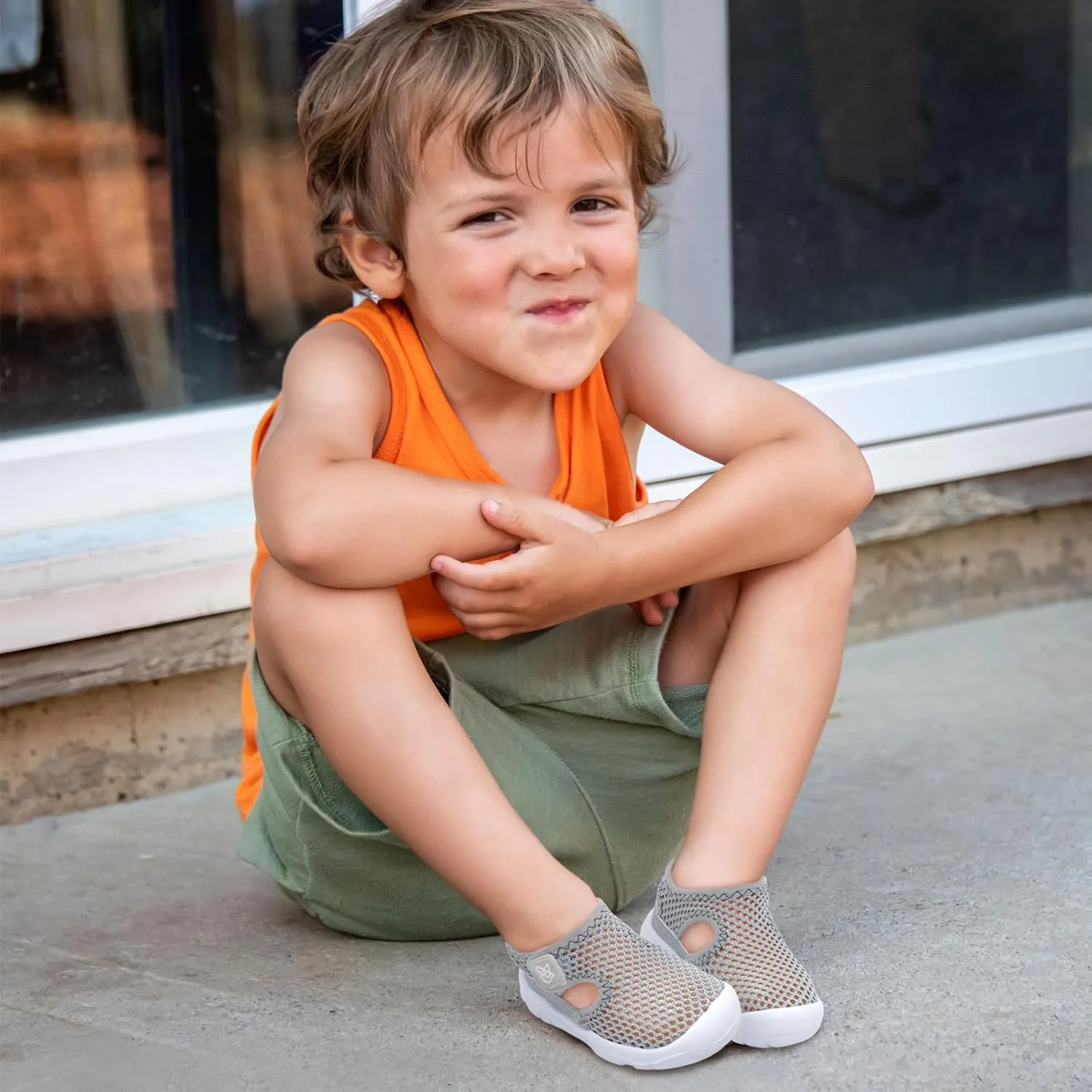 LeIsfIt Toddler Sandals Boys Girls Wide Sandals Kids Water Sandals Barefoot Water Shoes for Beach Swim Lightweight Closed Toe Summer Sandals