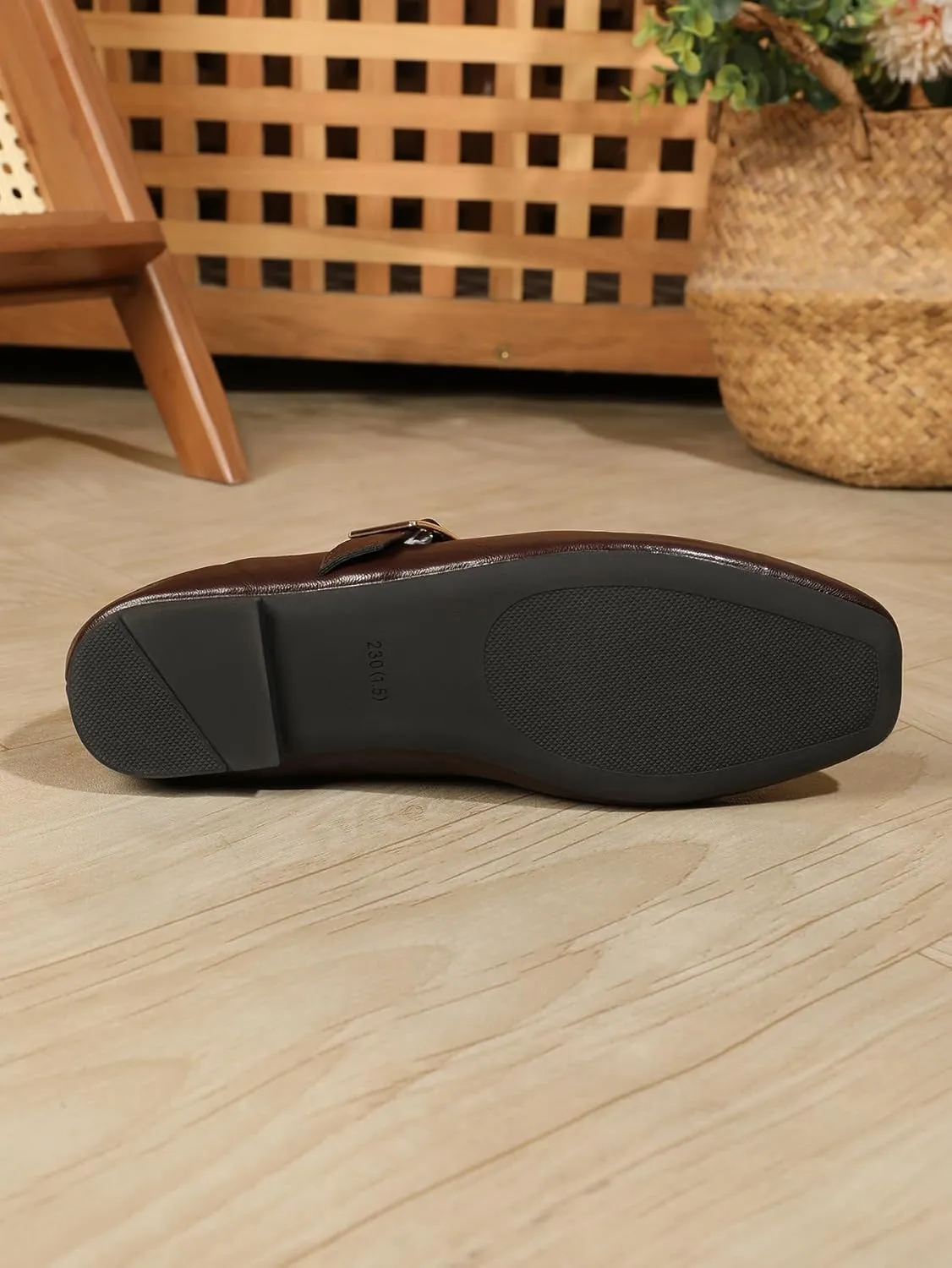 Women's Slip On T-Strap Mary Jane Flats Low Chunky Heel Comfy PU Round Toe Flat Shoes for Women Work Dressy Closed Toe Adjustable Strap Ballet Flats