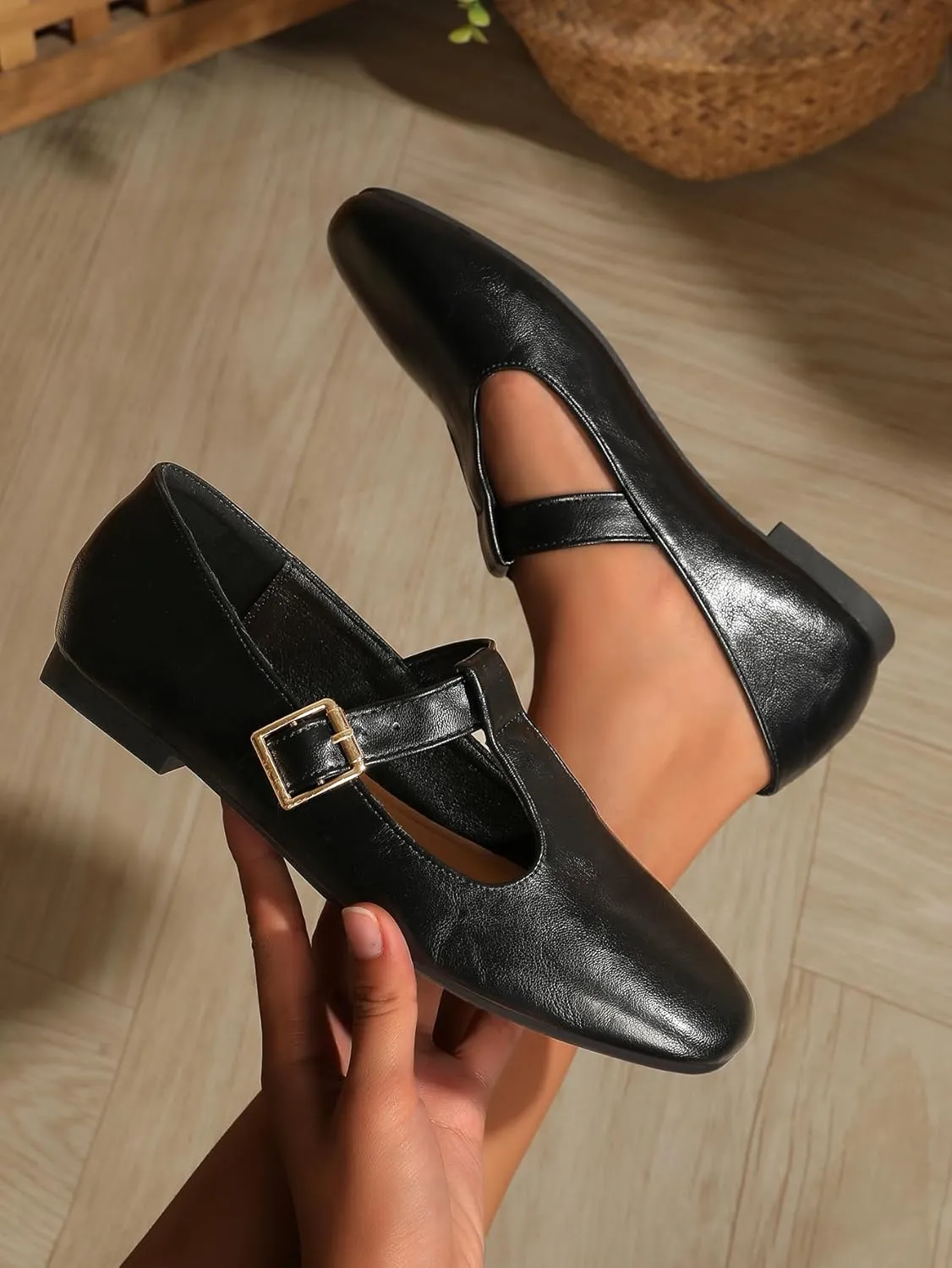 Women's Slip On T-Strap Mary Jane Flats Low Chunky Heel Comfy PU Round Toe Flat Shoes for Women Work Dressy Closed Toe Adjustable Strap Ballet Flats